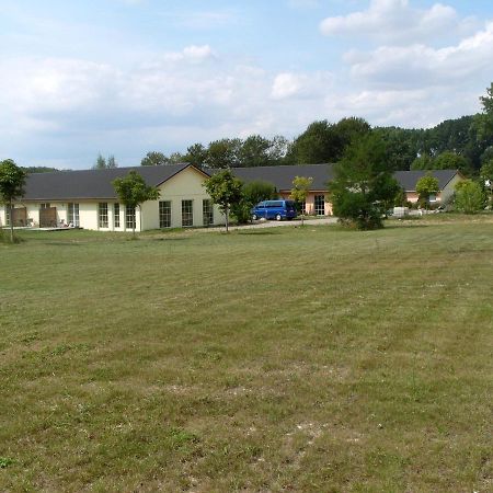 Ferienpark Aparthotel Seeland Schadeleben Bagian luar foto